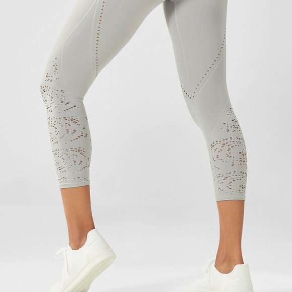 Fabletics Seamless High Waisted Capri Leggings M - Picture 12 of 12